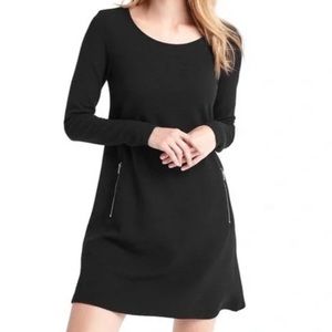 GAP Black Long Sleeve Classic Shift Dress Front Slant Pocket Zipper Small EUC